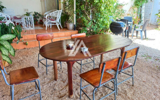 BAIE DU TOMBEAU (NORTH-WEST) – Stock in Trade – Beachfront Hotel.