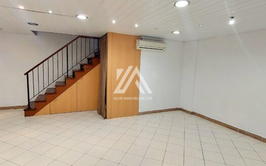 QUATRE BORNES (CENTER): OFFICE SPACE