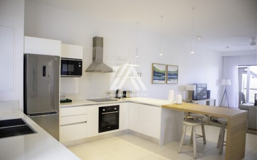 PEREYBERE (NORTH) : 2-bedroom penthouses with luxury tropical features.
