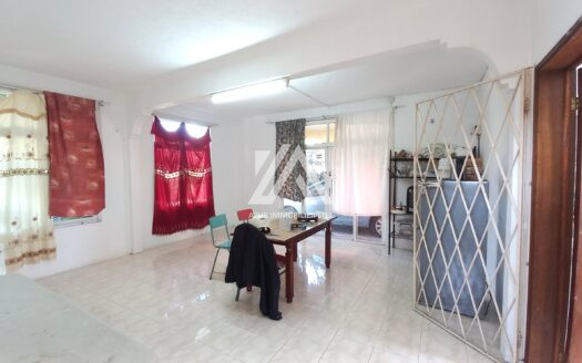 CANDOS (CENTER): 4-bedroom house
