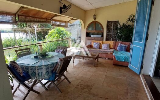 LE GOULET – BAIE DU TOMBEAU (NORTH): Seafront villa, outbuilding & office space