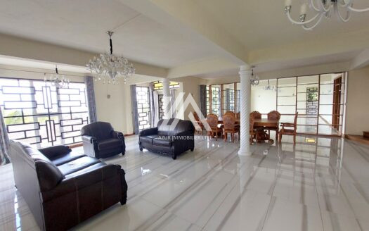 CANDOS (CENTRE): Luxury 4-bedroom house