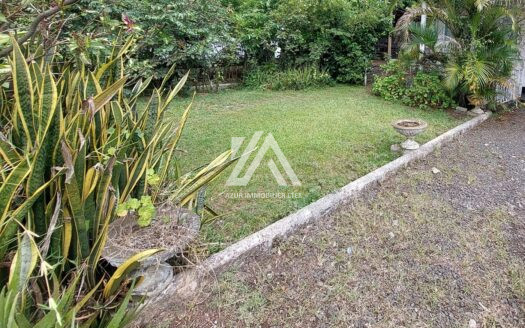 QUATRE BORNES (CENTER): Built land (resdential) – 888m2